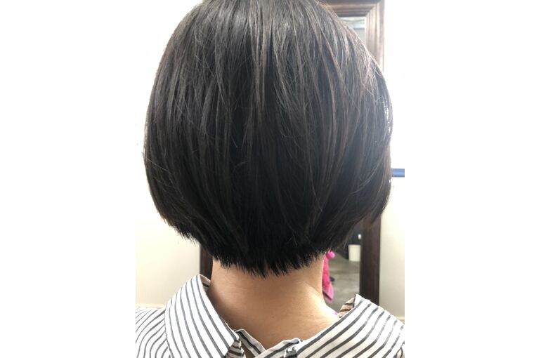 美シルエットのショートヘア