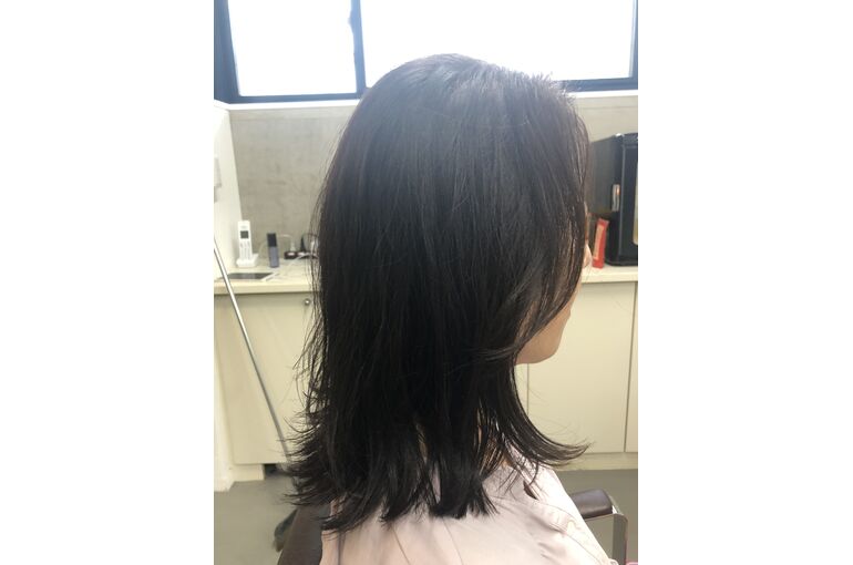 外ハネロブヘアー